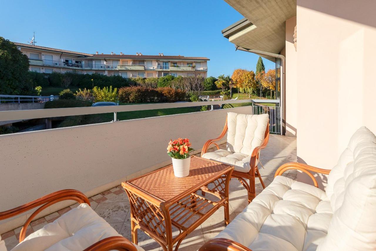 Kristall Lago 233 Apartment By Wonderful Italy เดเซนซาโนเดลการ์ดา ภายนอก รูปภาพ